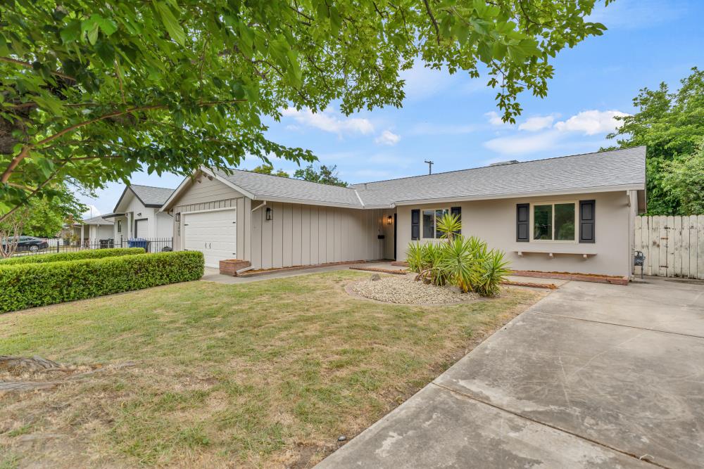 Detail Gallery Image 3 of 26 For 3805 Lankershim Way, North Highlands,  CA 95660 - 3 Beds | 2 Baths