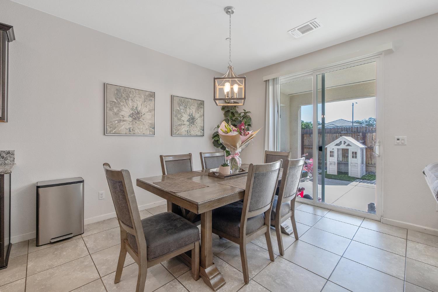Detail Gallery Image 18 of 45 For 1066 Jade Way, Lemoore,  CA 93245 - 3 Beds | 2 Baths