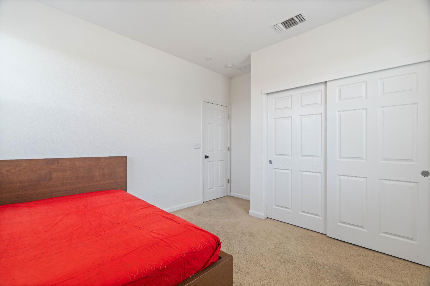 Detail Gallery Image 8 of 61 For 7753 Finnhorse Way, Sacramento,  CA 95828 - 4 Beds | 3 Baths