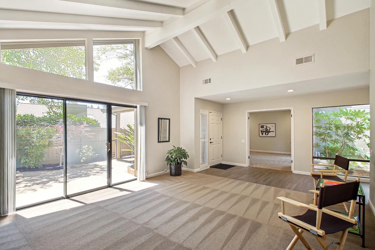 Detail Gallery Image 16 of 59 For 306 East Ranch Rd, Sacramento,  CA 95825 - 2 Beds | 2 Baths