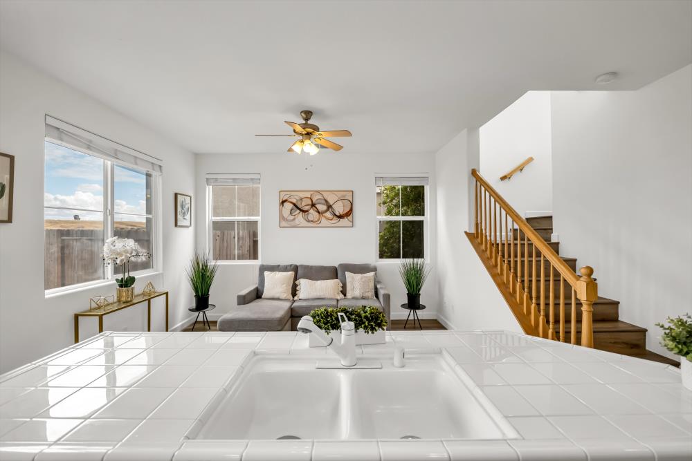 Caddington Way, Sacramento, California image 5