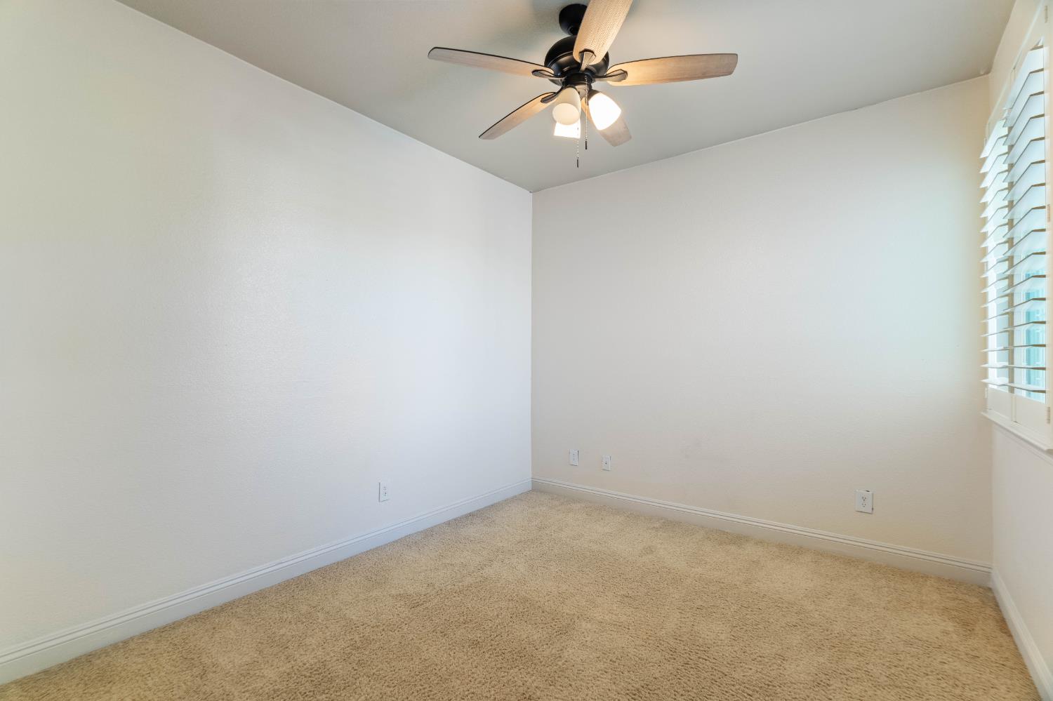 Detail Gallery Image 15 of 36 For 251 Martis Valley Cir, Sacramento,  CA 95835 - 4 Beds | 2/1 Baths