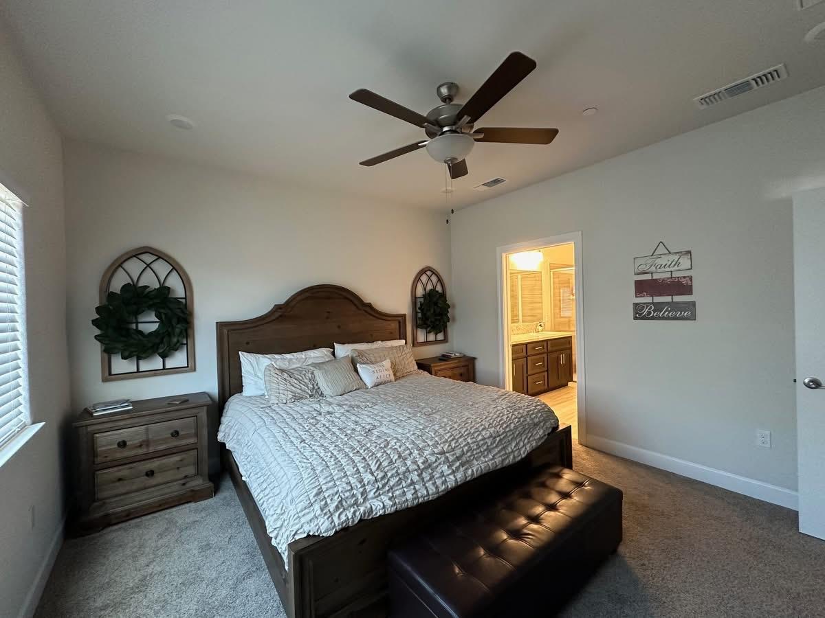 Detail Gallery Image 4 of 11 For 936 Hogan Rd, Galt,  CA 95632 - 2 Beds | 2/1 Baths