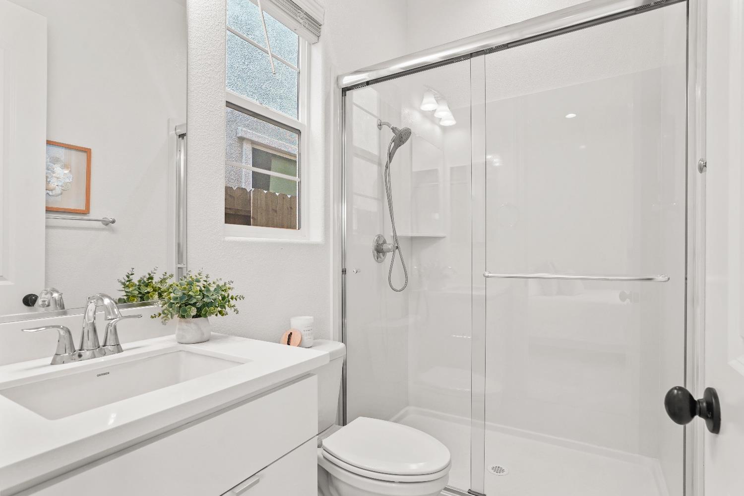 Detail Gallery Image 11 of 71 For 12840 Pier View Way, Rancho Cordova,  CA 95742 - 4 Beds | 3/1 Baths