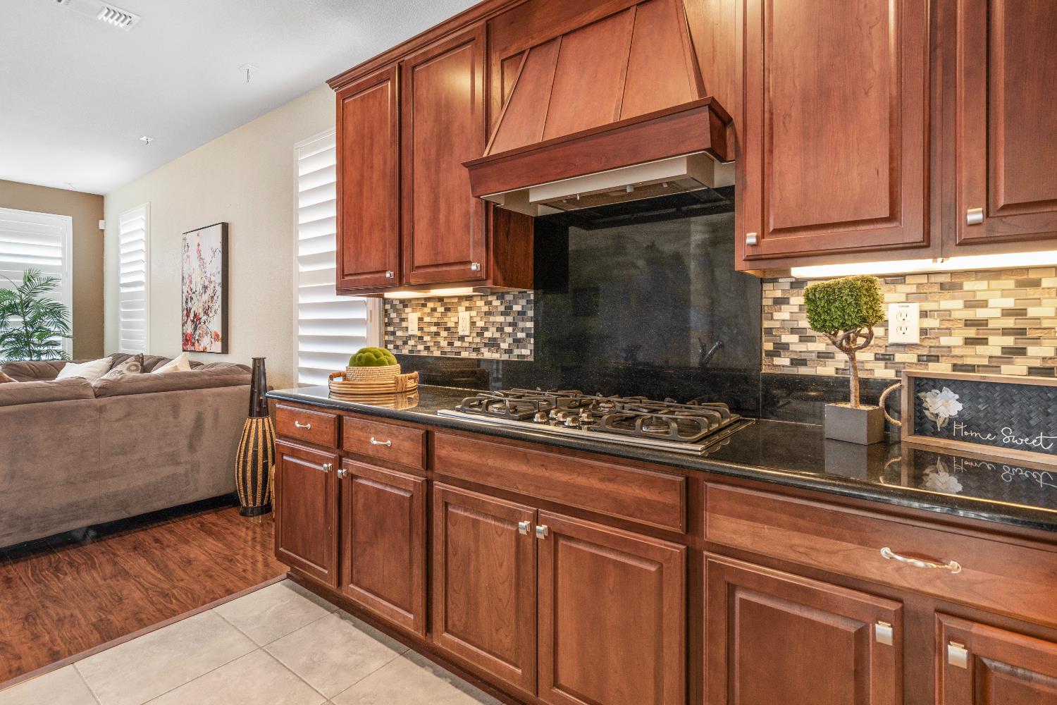 Detail Gallery Image 10 of 31 For 10145 10145 Blue Anchor Lane Ln, Stockton,  CA 95219 - 4 Beds | 2/1 Baths
