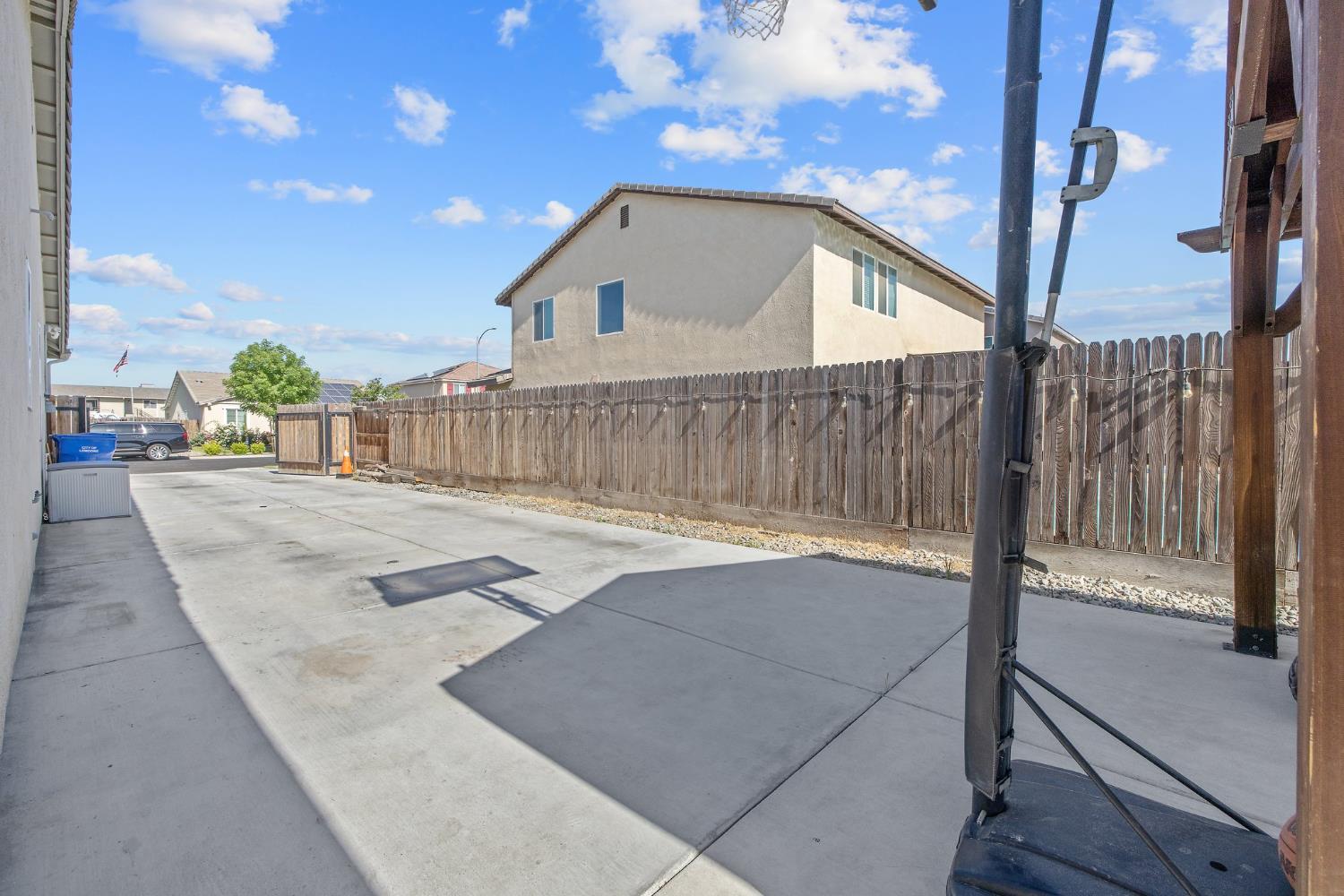 Detail Gallery Image 43 of 45 For 1066 Jade Way, Lemoore,  CA 93245 - 3 Beds | 2 Baths
