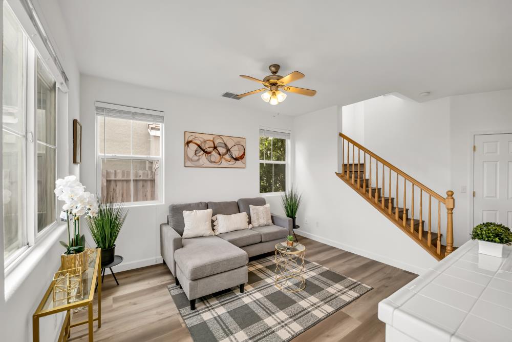 Caddington Way, Sacramento, California image 2
