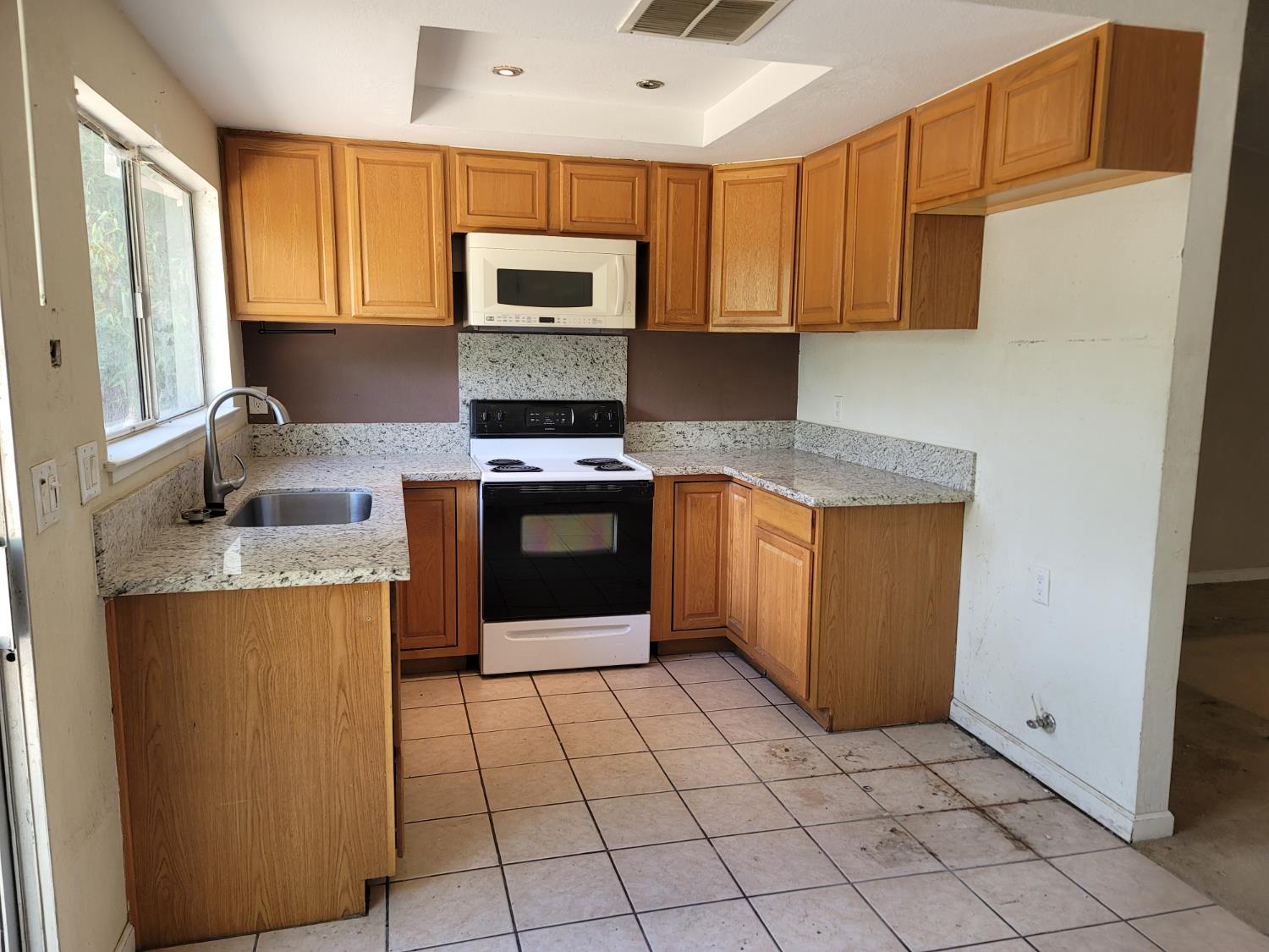 Loorz Court, Sacramento, California image 2