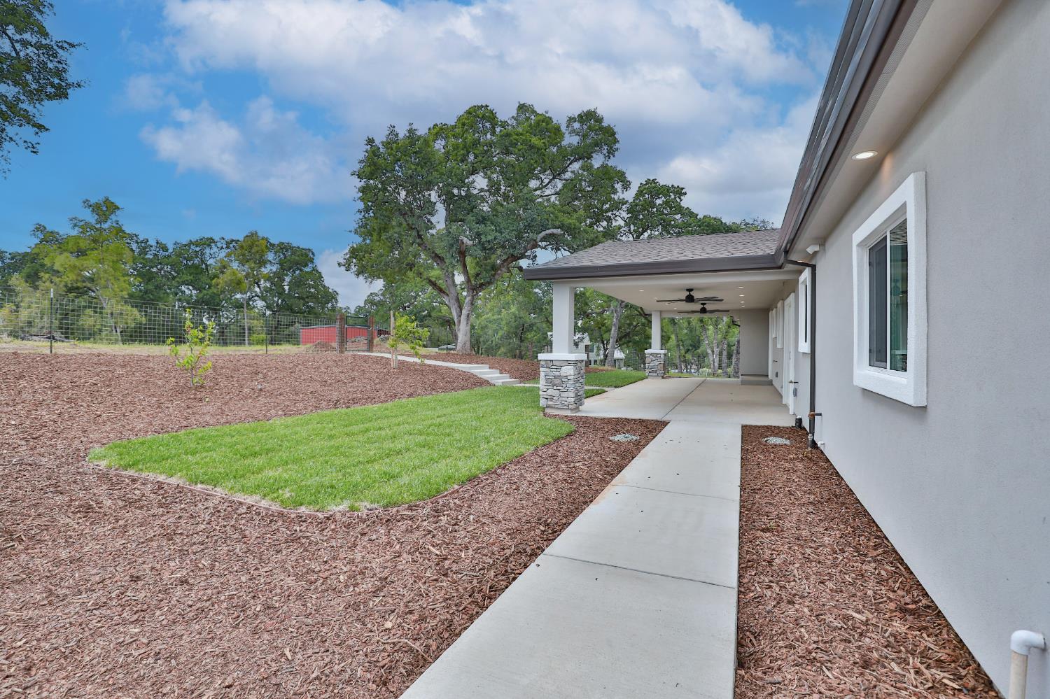 Detail Gallery Image 3 of 43 For 13041 Willow Creek Rd, Ione,  CA 95640 - 3 Beds | 2 Baths