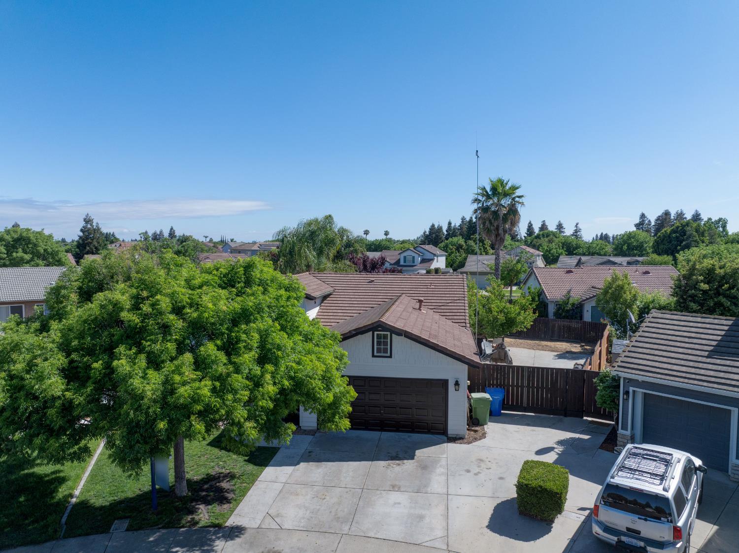 Detail Gallery Image 5 of 49 For 2341 Summersong Ct, Turlock,  CA 95382 - 6 Beds | 3 Baths