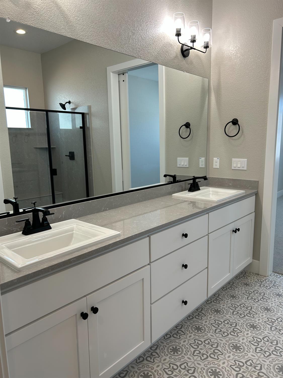 Detail Gallery Image 5 of 6 For 2517 Amur, Manteca,  CA 95337 - 4 Beds | 2 Baths
