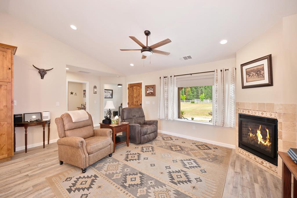 Detail Gallery Image 15 of 87 For 24684 N Watkinson Rd, Acampo,  CA 95220 - 2 Beds | 2 Baths