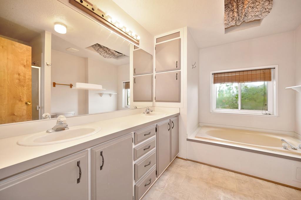 Detail Gallery Image 66 of 87 For 24684 N Watkinson Rd, Acampo,  CA 95220 - 2 Beds | 2 Baths