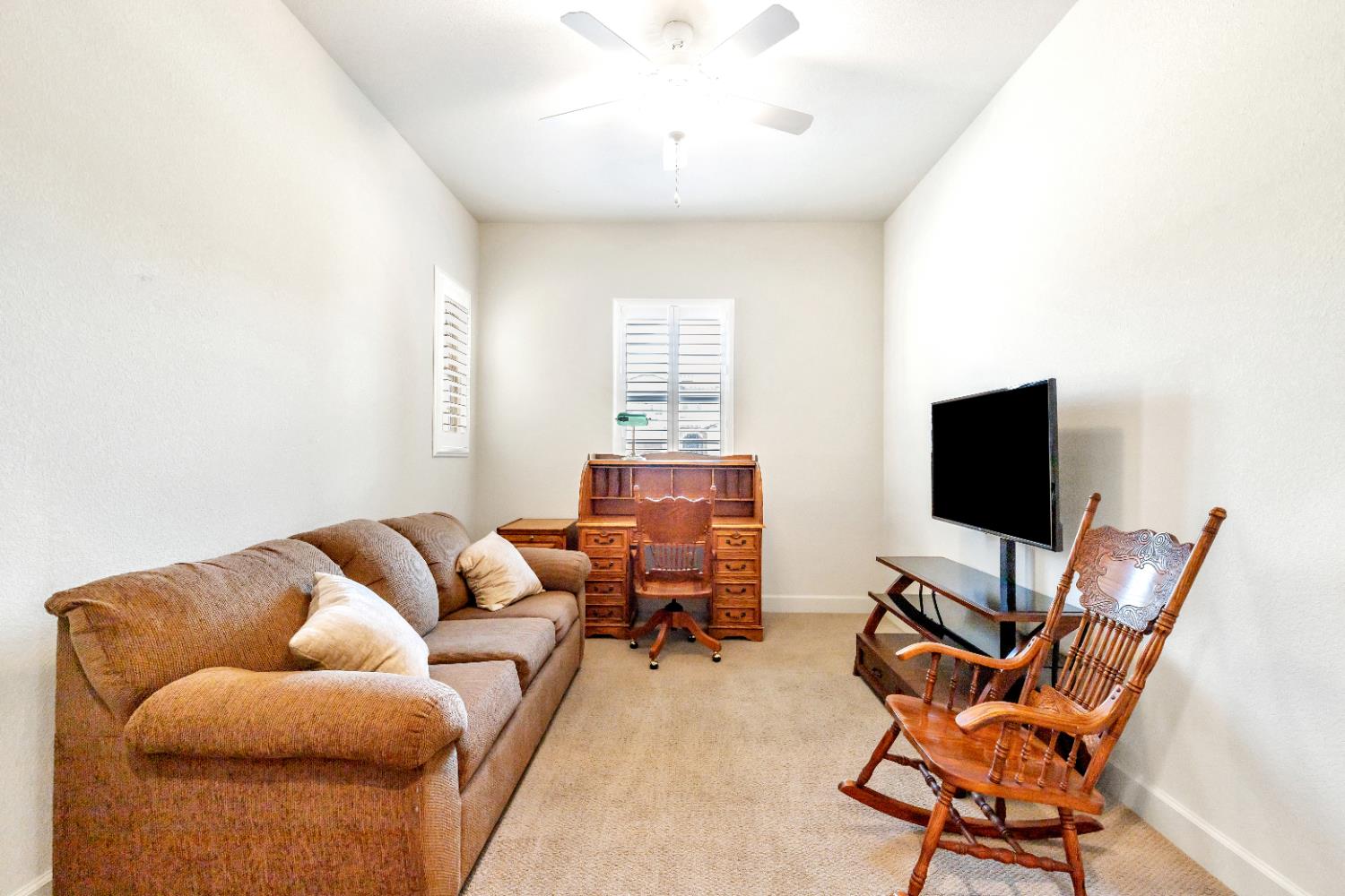 Detail Gallery Image 9 of 41 For 1587 Como Dr, Manteca,  CA 95337 - 3 Beds | 3/1 Baths