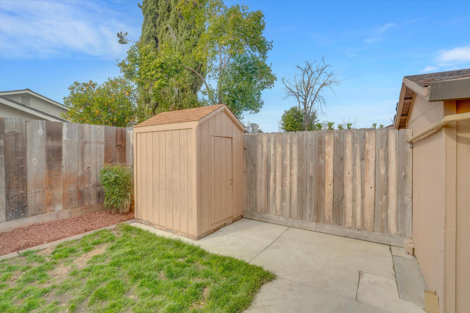Dorchester Circle, Lodi, California image 36