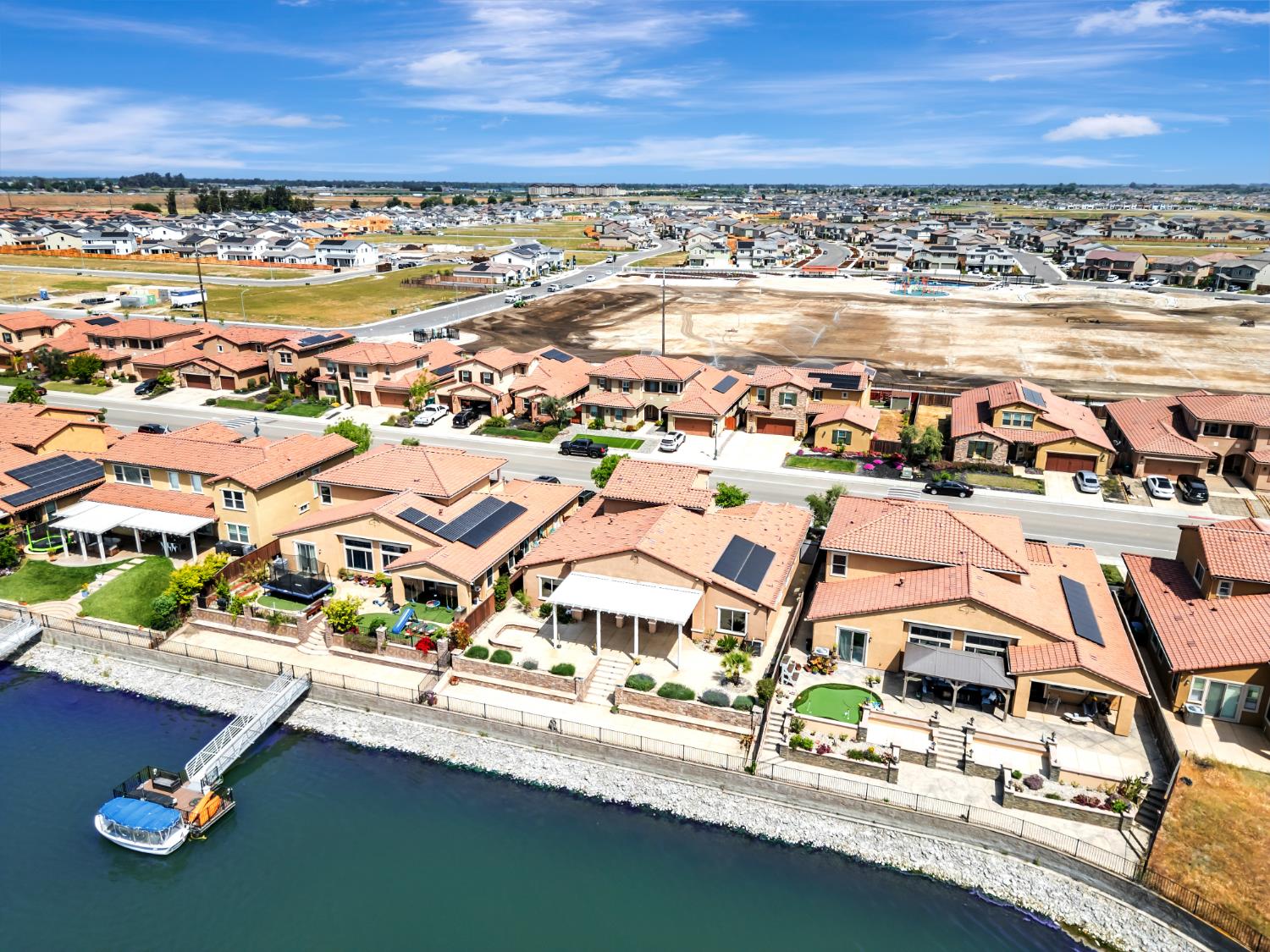 Detail Gallery Image 36 of 41 For 1587 Como Dr, Manteca,  CA 95337 - 3 Beds | 3/1 Baths