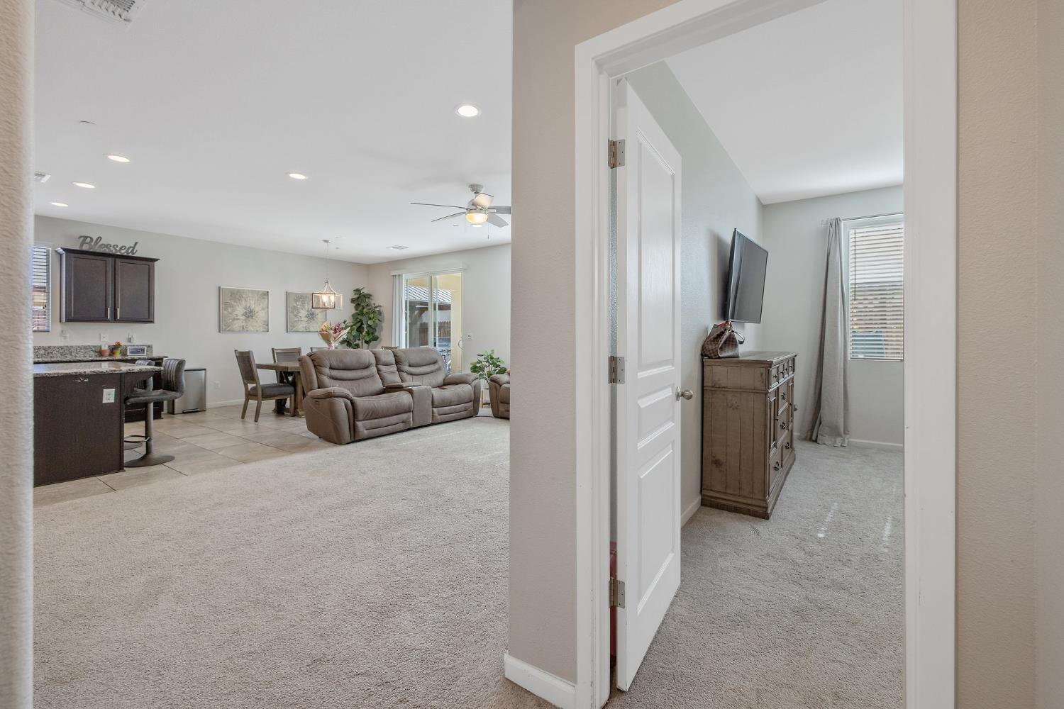 Detail Gallery Image 27 of 45 For 1066 Jade Way, Lemoore,  CA 93245 - 3 Beds | 2 Baths