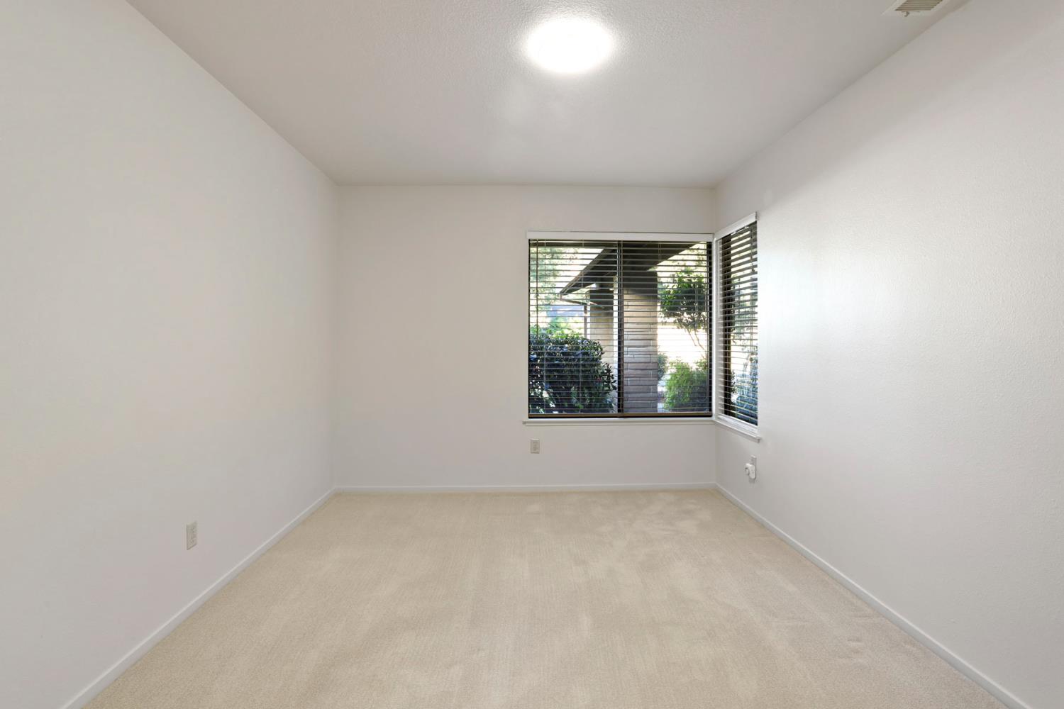 Detail Gallery Image 10 of 19 For 4657 Winding River Cir, Stockton,  CA 95219 - 3 Beds | 2 Baths