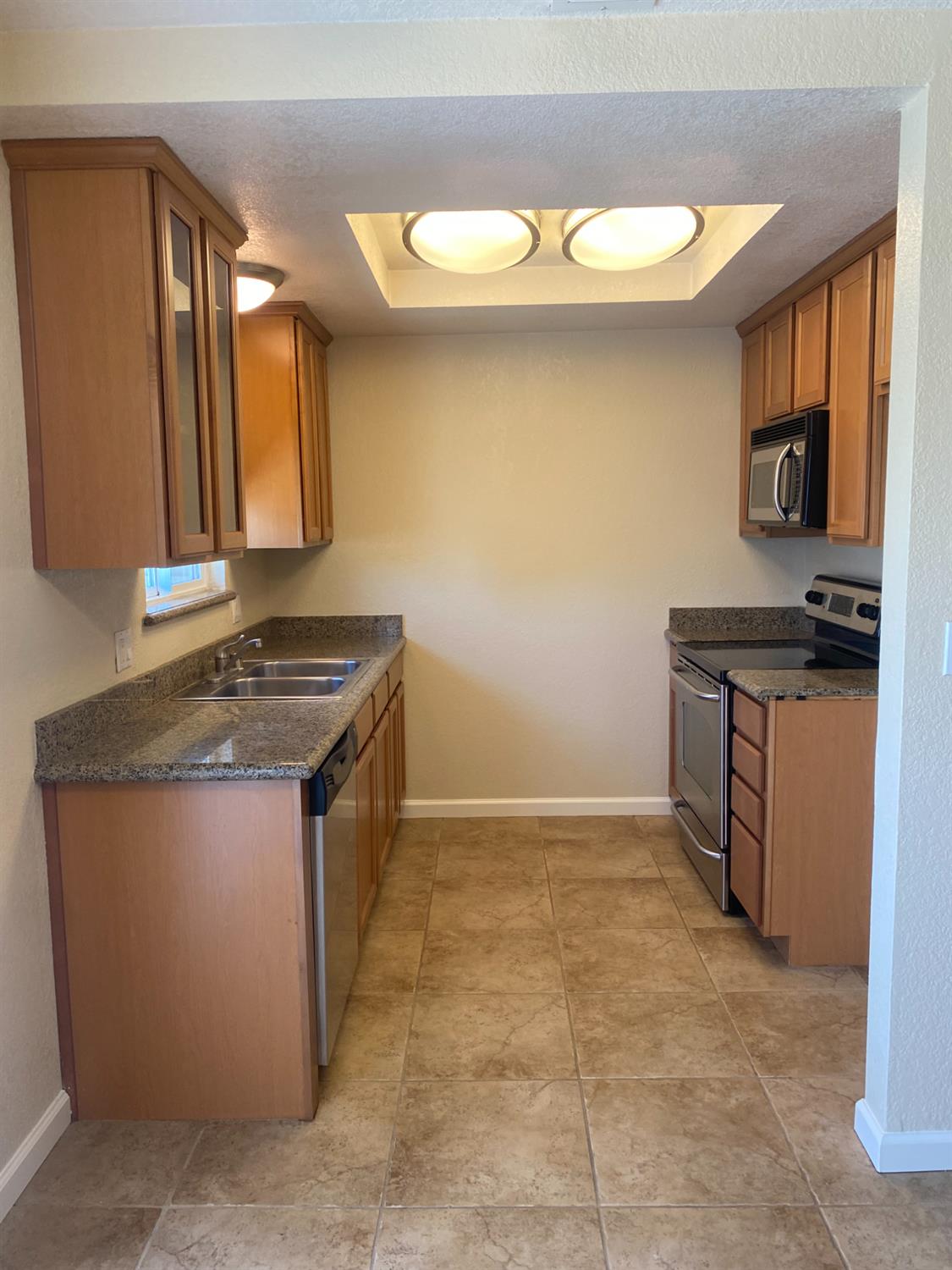Detail Gallery Image 4 of 21 For 1177 Norwegian Ave #40,  Modesto,  CA 95350 - 1 Beds | 1 Baths