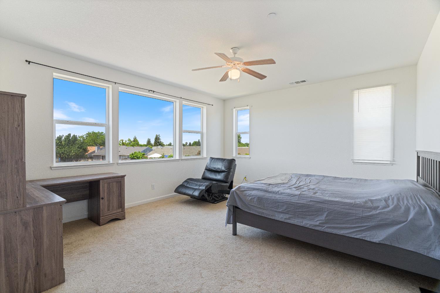 Detail Gallery Image 31 of 61 For 7753 Finnhorse Way, Sacramento,  CA 95828 - 4 Beds | 3 Baths