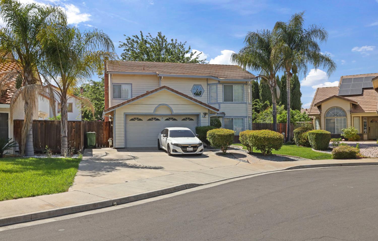 Detail Gallery Image 1 of 4 For 881 Lassen Ct, Tracy,  CA 95376 - 4 Beds | 2/1 Baths