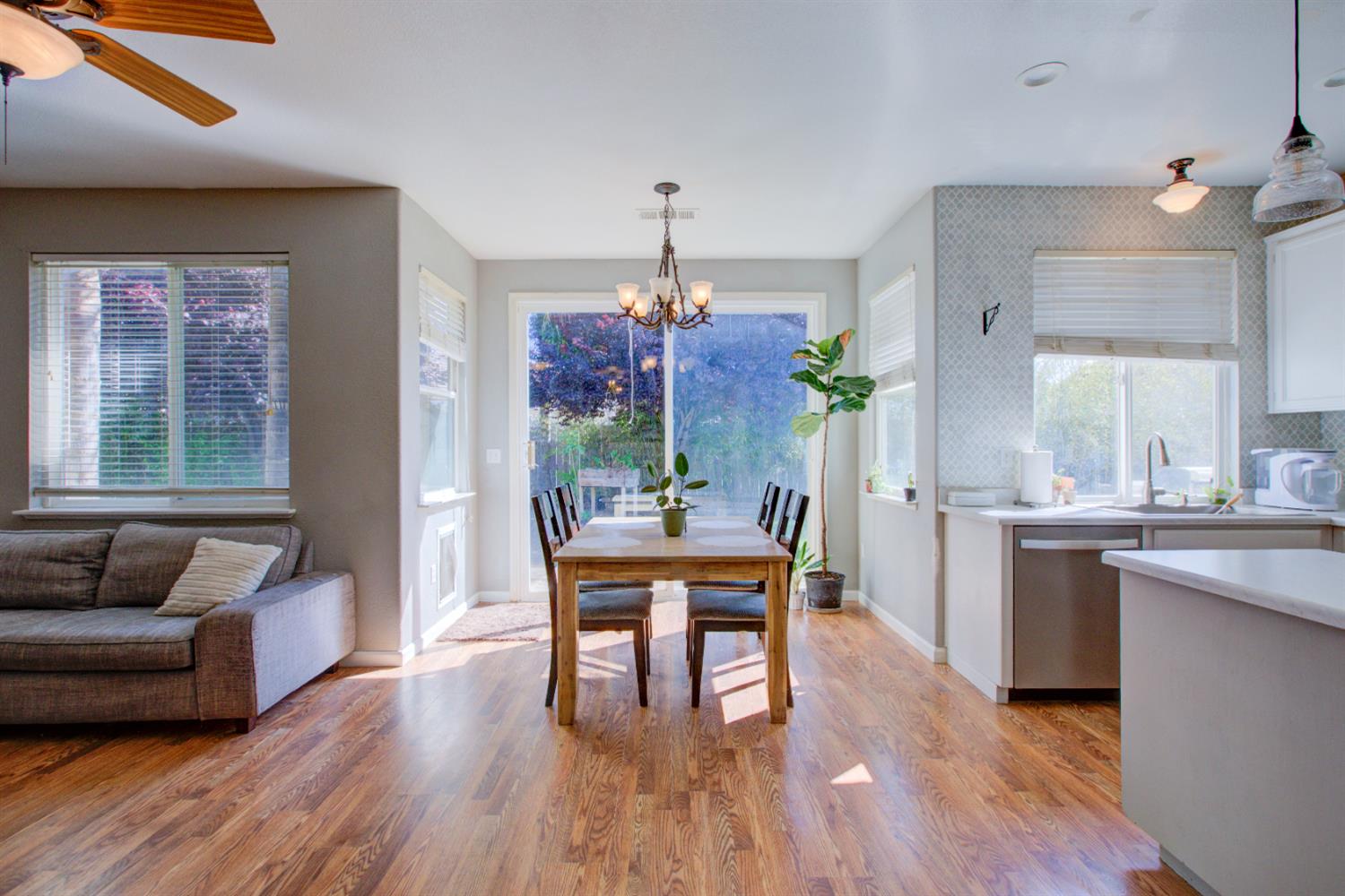 Detail Gallery Image 11 of 49 For 2341 Summersong Ct, Turlock,  CA 95382 - 6 Beds | 3 Baths