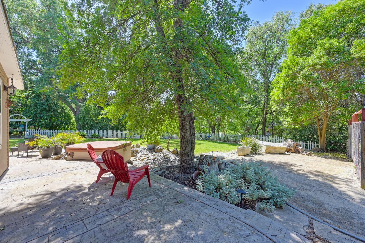 Detail Gallery Image 72 of 92 For 3710 Sutter Hill Ln, Carmichael,  CA 95608 - 4 Beds | 3/1 Baths