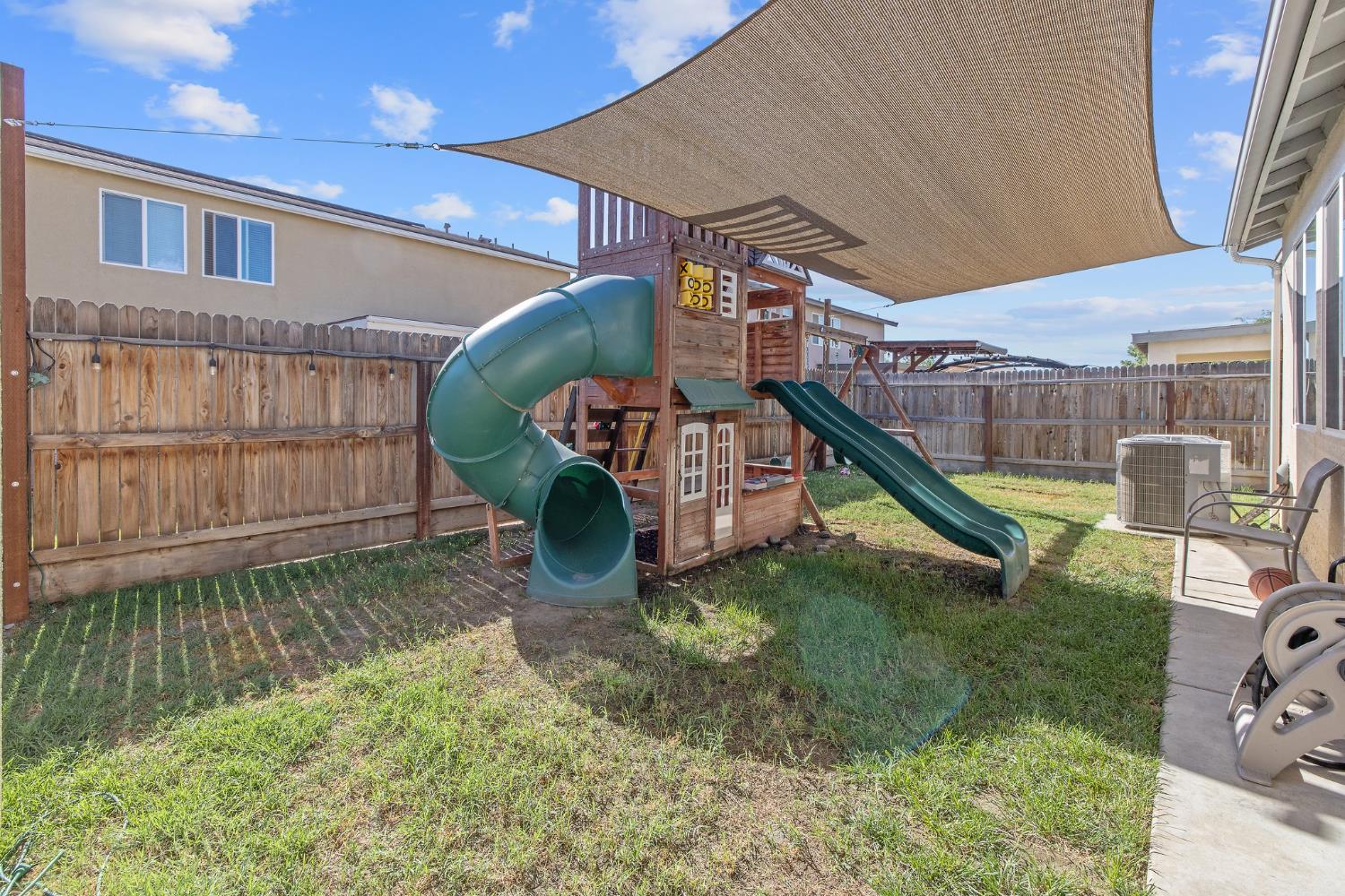 Detail Gallery Image 35 of 45 For 1066 Jade Way, Lemoore,  CA 93245 - 3 Beds | 2 Baths