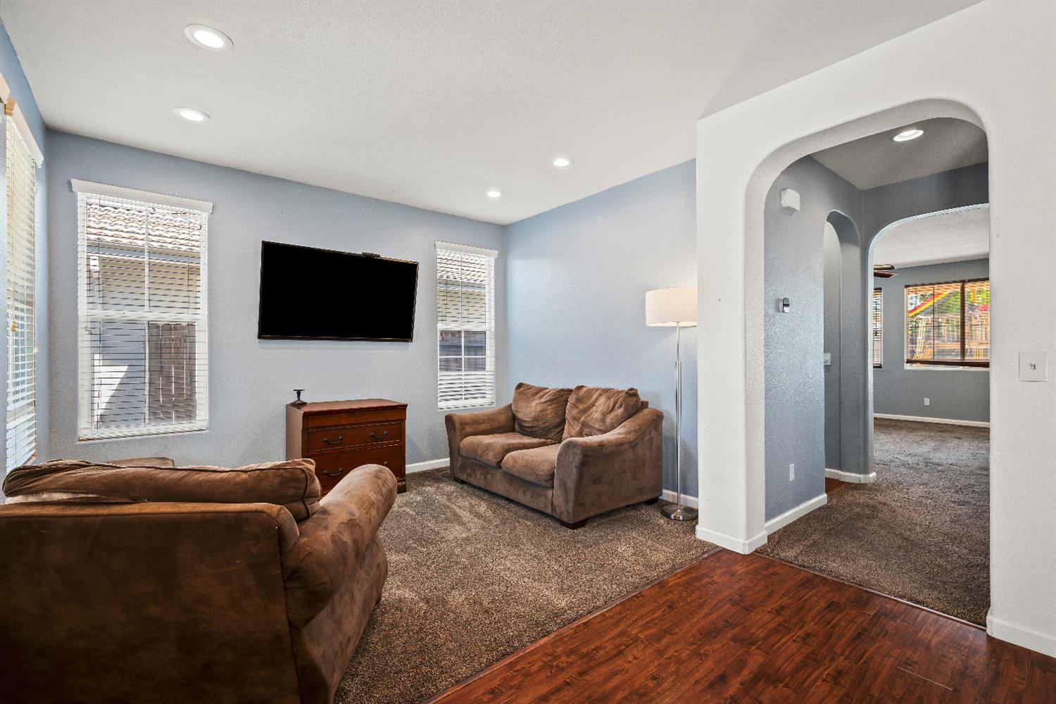 Detail Gallery Image 8 of 43 For 4151 Etoway Way, Rancho Cordova,  CA 95742 - 5 Beds | 3/1 Baths