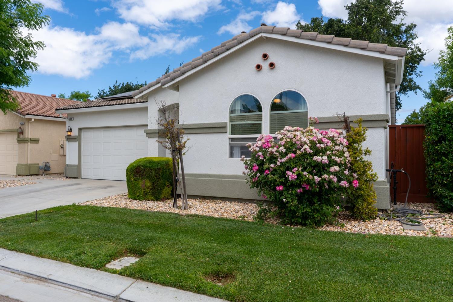 Detail Gallery Image 4 of 48 For 3008 La Vina Cir, Los Banos,  CA 93635 - 3 Beds | 2 Baths