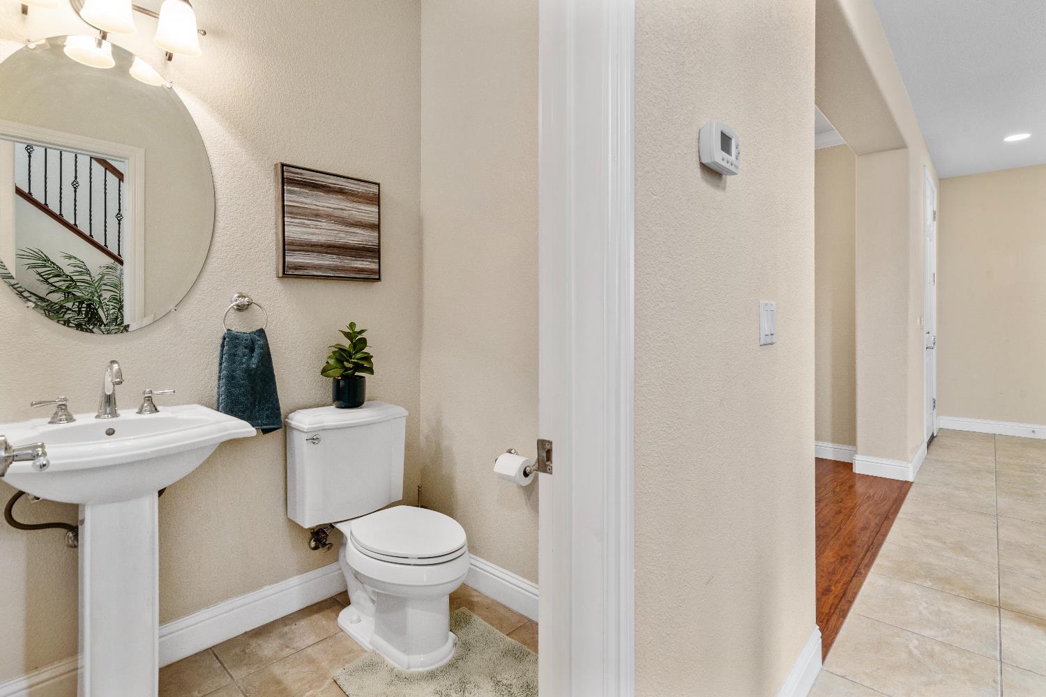 Detail Gallery Image 6 of 31 For 10145 10145 Blue Anchor Lane Ln, Stockton,  CA 95219 - 4 Beds | 2/1 Baths