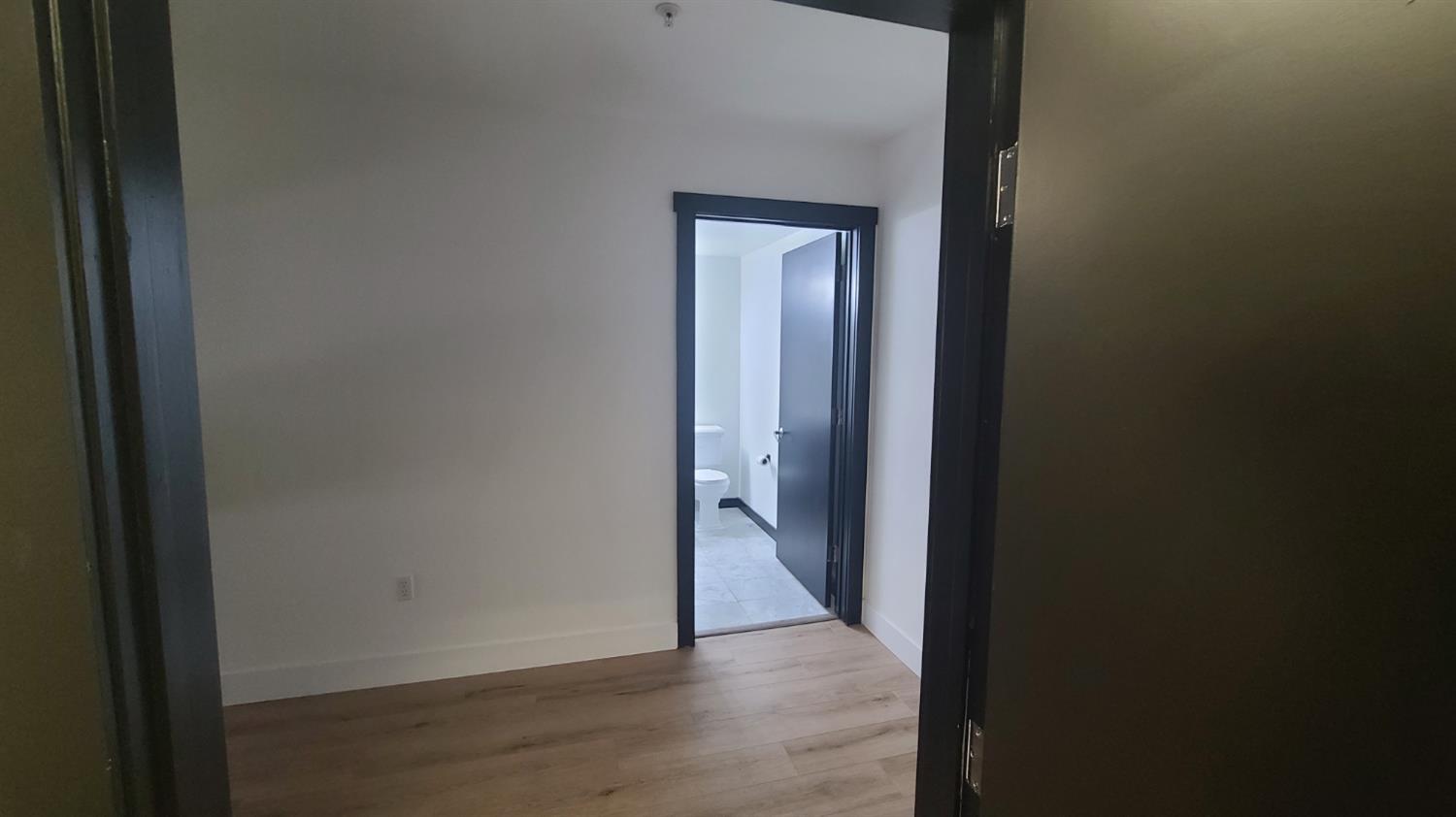 Detail Gallery Image 32 of 37 For 330 13th St 1a,  Oakland,  CA 94612 - 1 Beds | 1/1 Baths