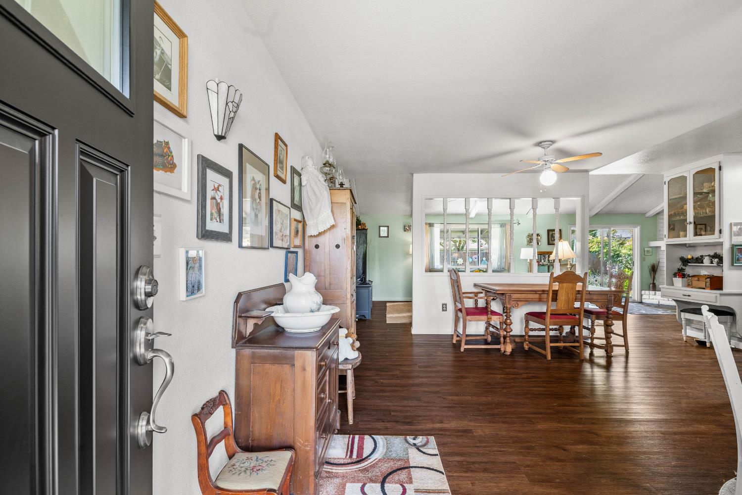 Detail Gallery Image 4 of 28 For 2820 Marble Dr, Modesto,  CA 95355 - 3 Beds | 2 Baths