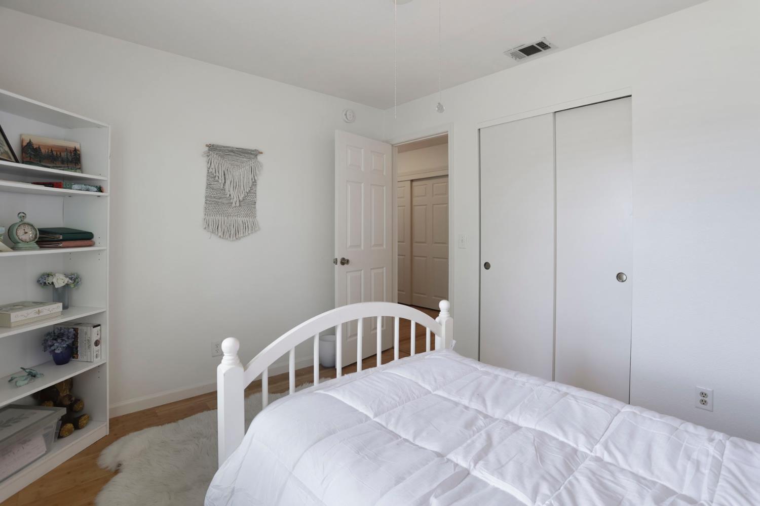 Detail Gallery Image 15 of 30 For 403 Valley Ave, Lodi,  CA 95240 - 3 Beds | 2 Baths