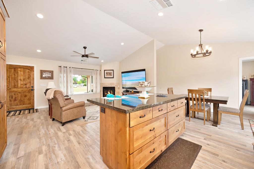 Detail Gallery Image 19 of 87 For 24684 N Watkinson Rd, Acampo,  CA 95220 - 2 Beds | 2 Baths