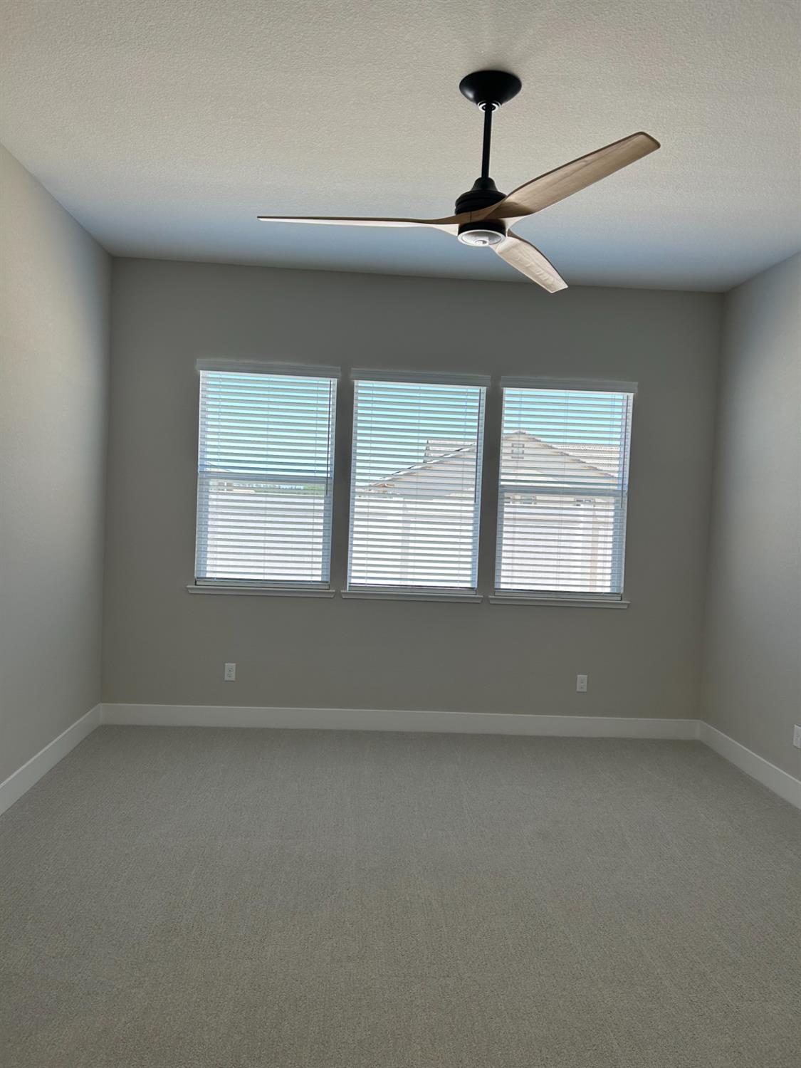 Detail Gallery Image 4 of 6 For 2517 Amur, Manteca,  CA 95337 - 4 Beds | 2 Baths