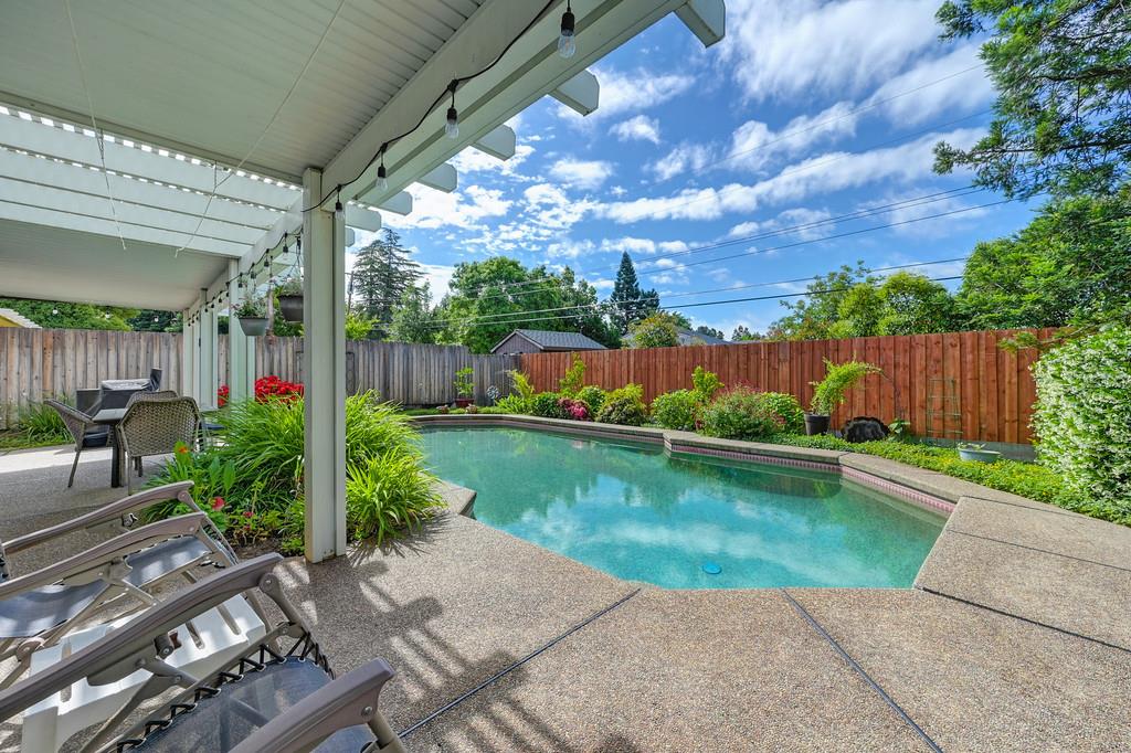 Detail Gallery Image 34 of 46 For 8958 Augustine Ct, Orangevale,  CA 95662 - 3 Beds | 2 Baths