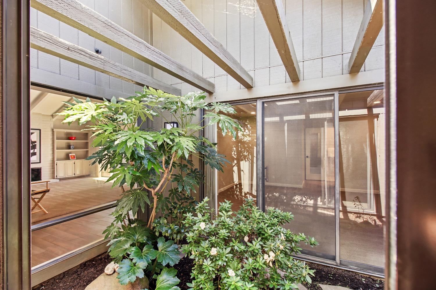 Detail Gallery Image 38 of 59 For 306 East Ranch Rd, Sacramento,  CA 95825 - 2 Beds | 2 Baths