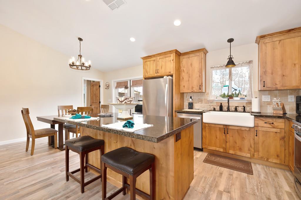 Detail Gallery Image 17 of 87 For 24684 N Watkinson Rd, Acampo,  CA 95220 - 2 Beds | 2 Baths