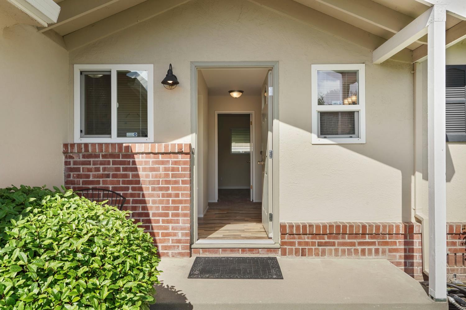 S Fairmont Avenue, Lodi, California image 2