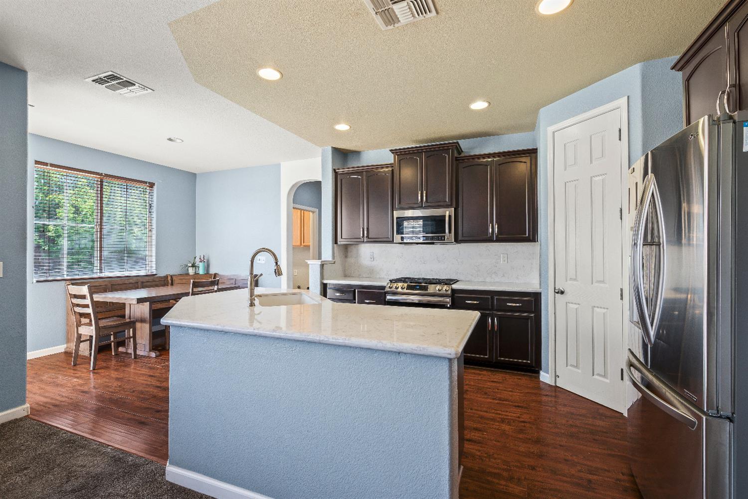 Detail Gallery Image 15 of 43 For 4151 Etoway Way, Rancho Cordova,  CA 95742 - 5 Beds | 3/1 Baths