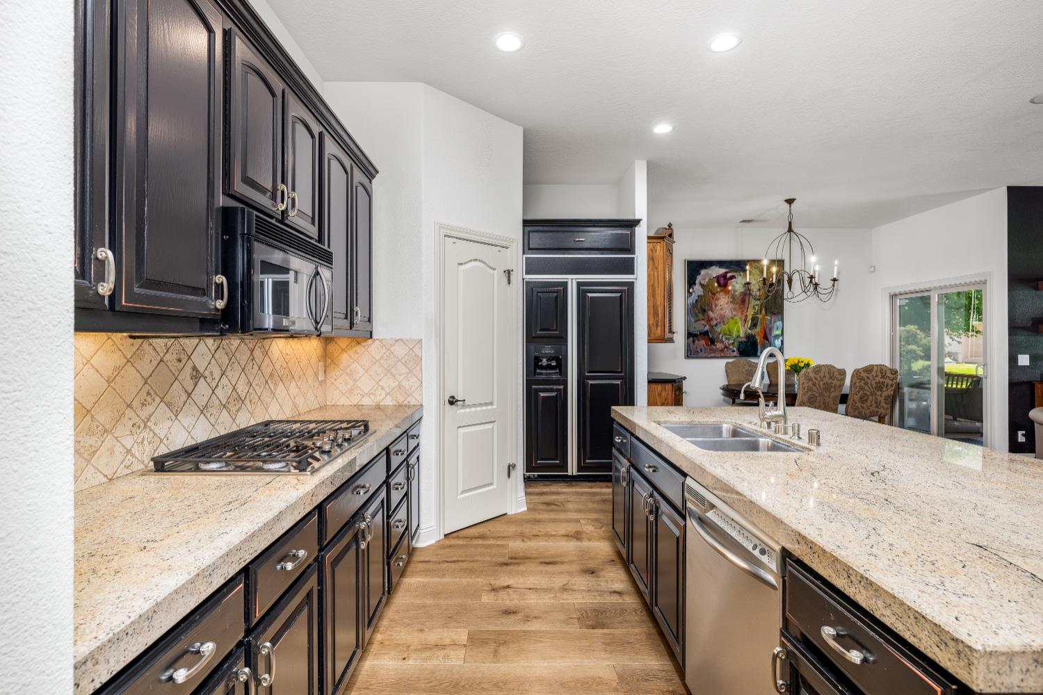 Detail Gallery Image 13 of 60 For 8706 N Oaks Dr, Oakdale,  CA 95361 - 4 Beds | 4/1 Baths