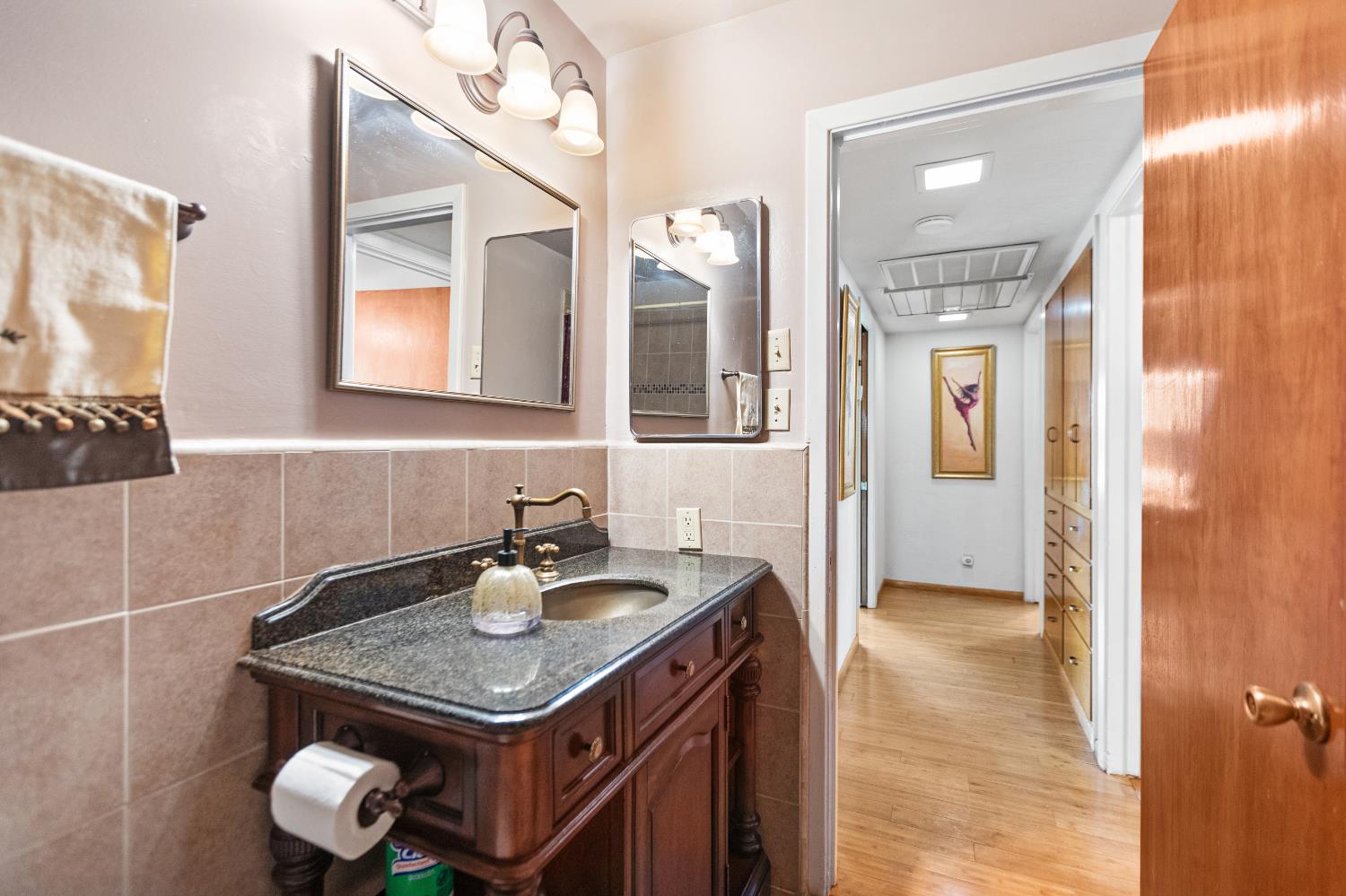 Detail Gallery Image 34 of 47 For 1824 Maryal Dr, Sacramento,  CA 95864 - 3 Beds | 2 Baths