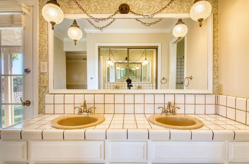 Detail Gallery Image 24 of 41 For 3100 Bridle Path Ln, Modesto,  CA 95356 - 3 Beds | 2/1 Baths