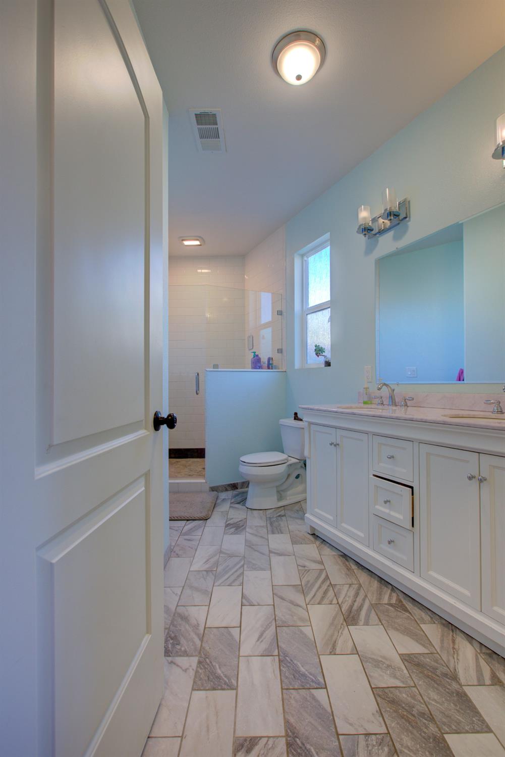 Detail Gallery Image 26 of 49 For 2341 Summersong Ct, Turlock,  CA 95382 - 6 Beds | 3 Baths