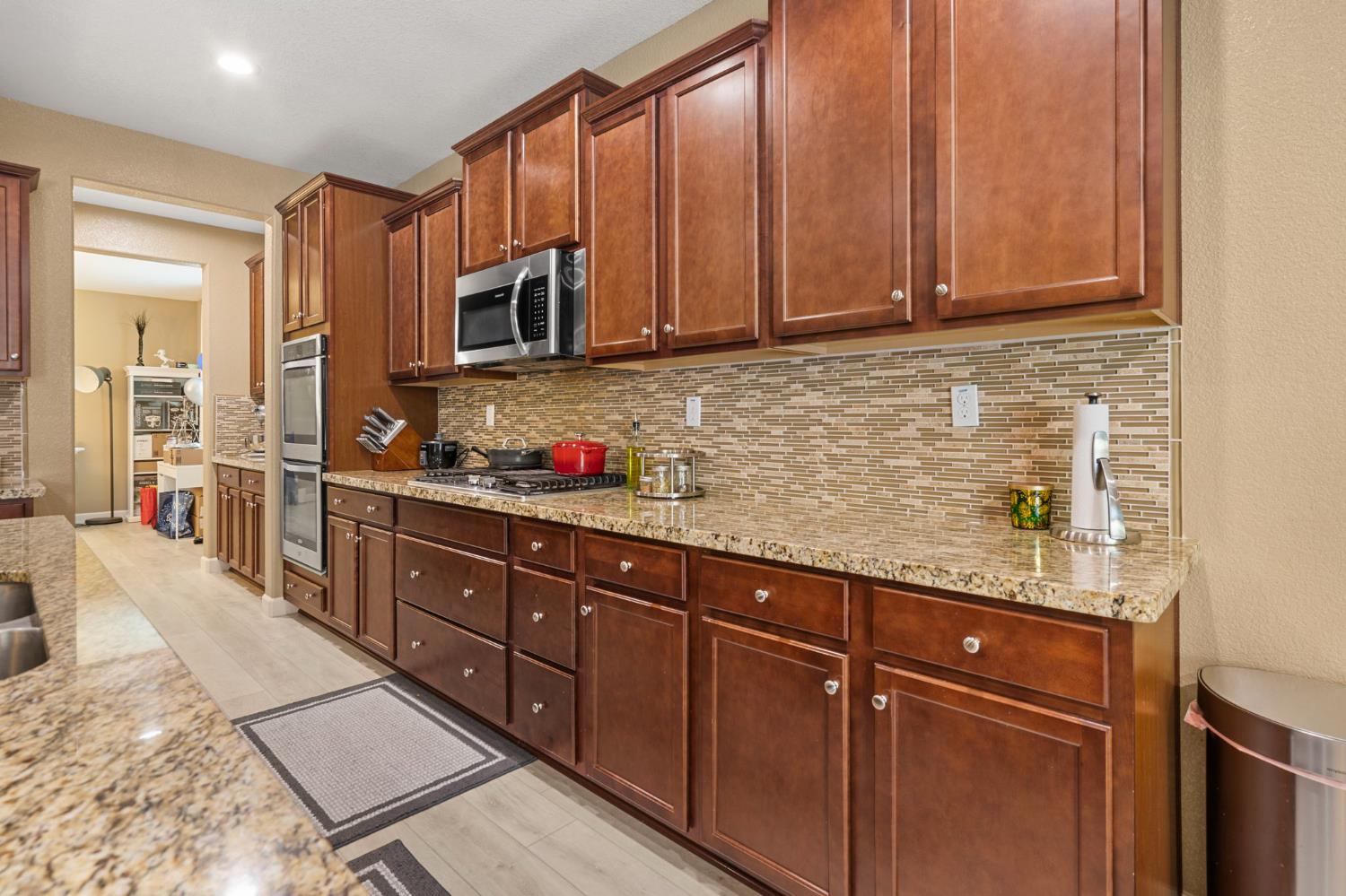 Detail Gallery Image 19 of 46 For 2317 Mathar Dr, Manteca,  CA 95337 - 5 Beds | 4/1 Baths