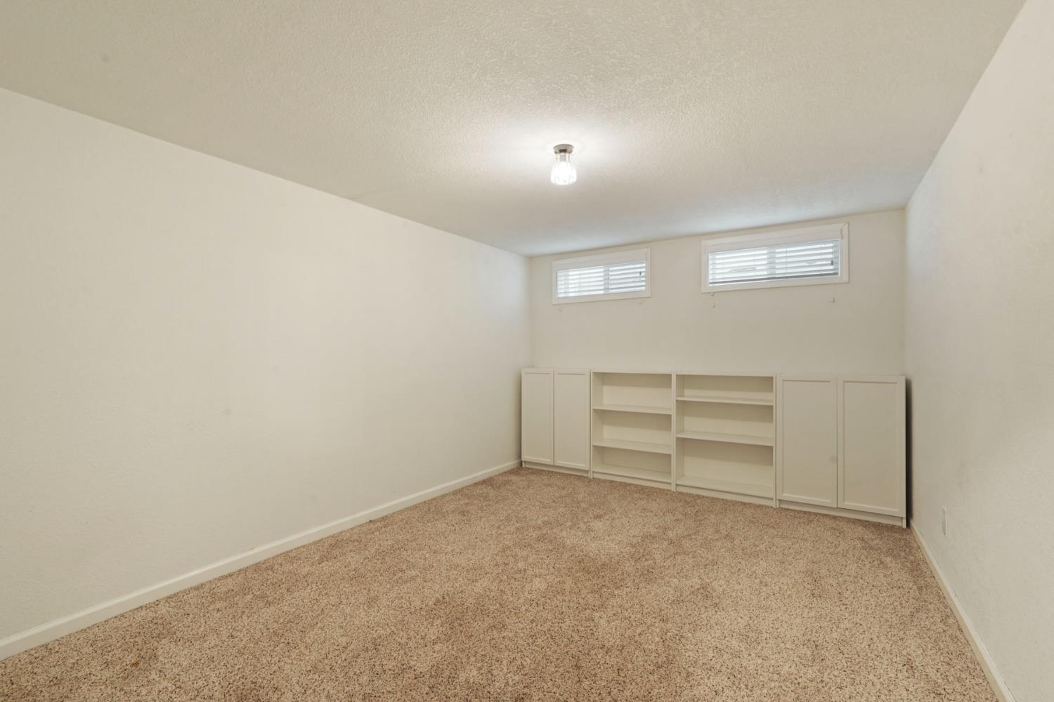 Detail Gallery Image 39 of 49 For 205 S Crescent Ave, Lodi,  CA 95240 - 3 Beds | 2 Baths