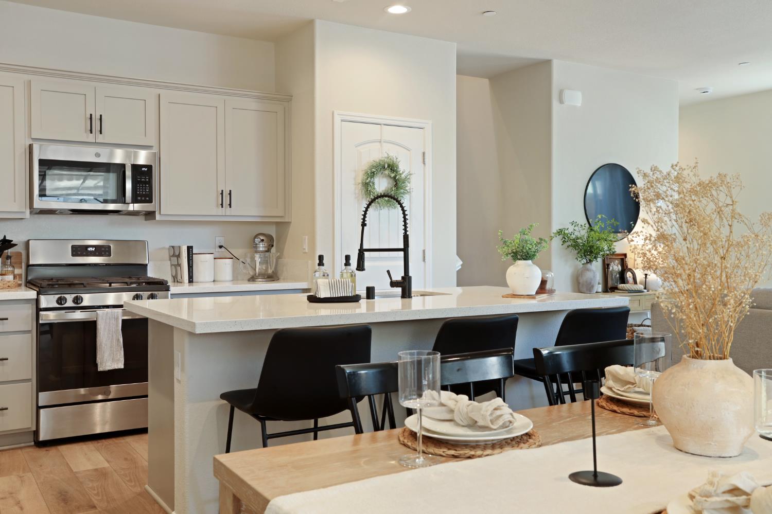 Detail Gallery Image 13 of 38 For 3921 Dedication Dr, Turlock,  CA 95382 - 3 Beds | 2/1 Baths