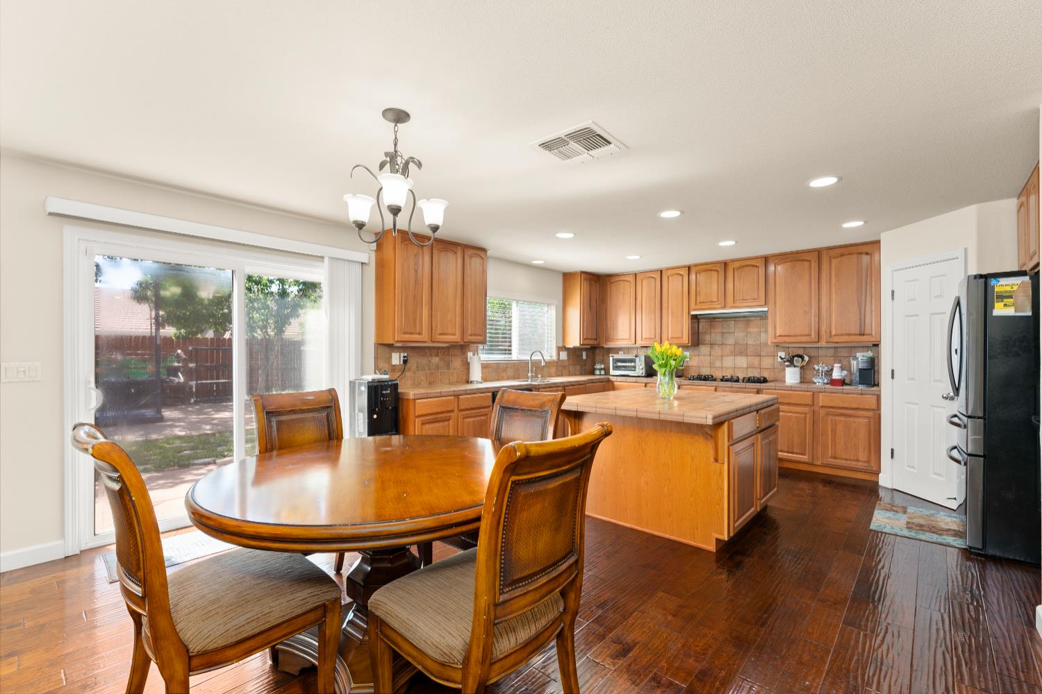 Brabant Court, Elk Grove, California image 16
