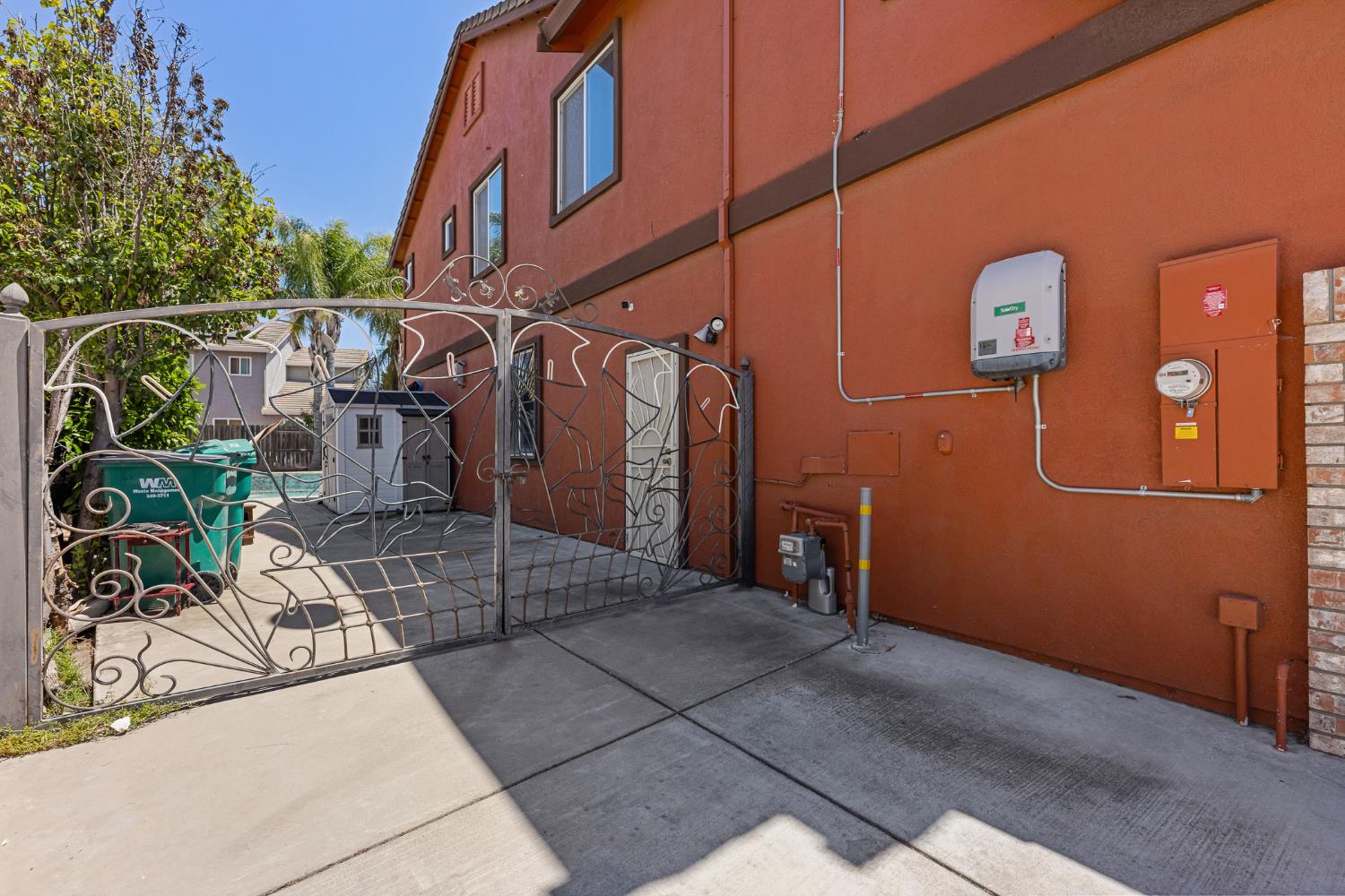Massimo Circle, Stockton, California image 39